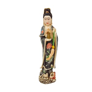 Hand Painted Geisha Figurine: Japanese Kimono Resin Statue