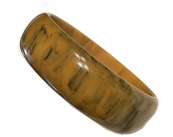 Vintage Bakelite Bangle.  7/8 Inch Wide. Dark Yellow with Inky Black Swirls. Circa 1940s. Tested, Guaranteed.