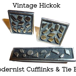Vintage Modernist HICKOK USA Cuff Links and Tie Bar. Super Cool Textured Metal Design. Circa 1960s.