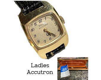 Vintage Bulova Accutron Ladies Watch, Champagne Dial, 1976  display picture 1