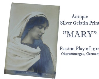 Antique Silver Gelatin Photo. Actress as "MARY". Passion Play 1910 at Oberammergau, Germany. 6" by 4"