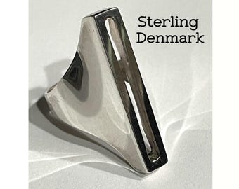 Danish Modernist Sterling Silver Ring, Henning Ulrichsen Vintage Size 6. Denmark. 9 grams.
