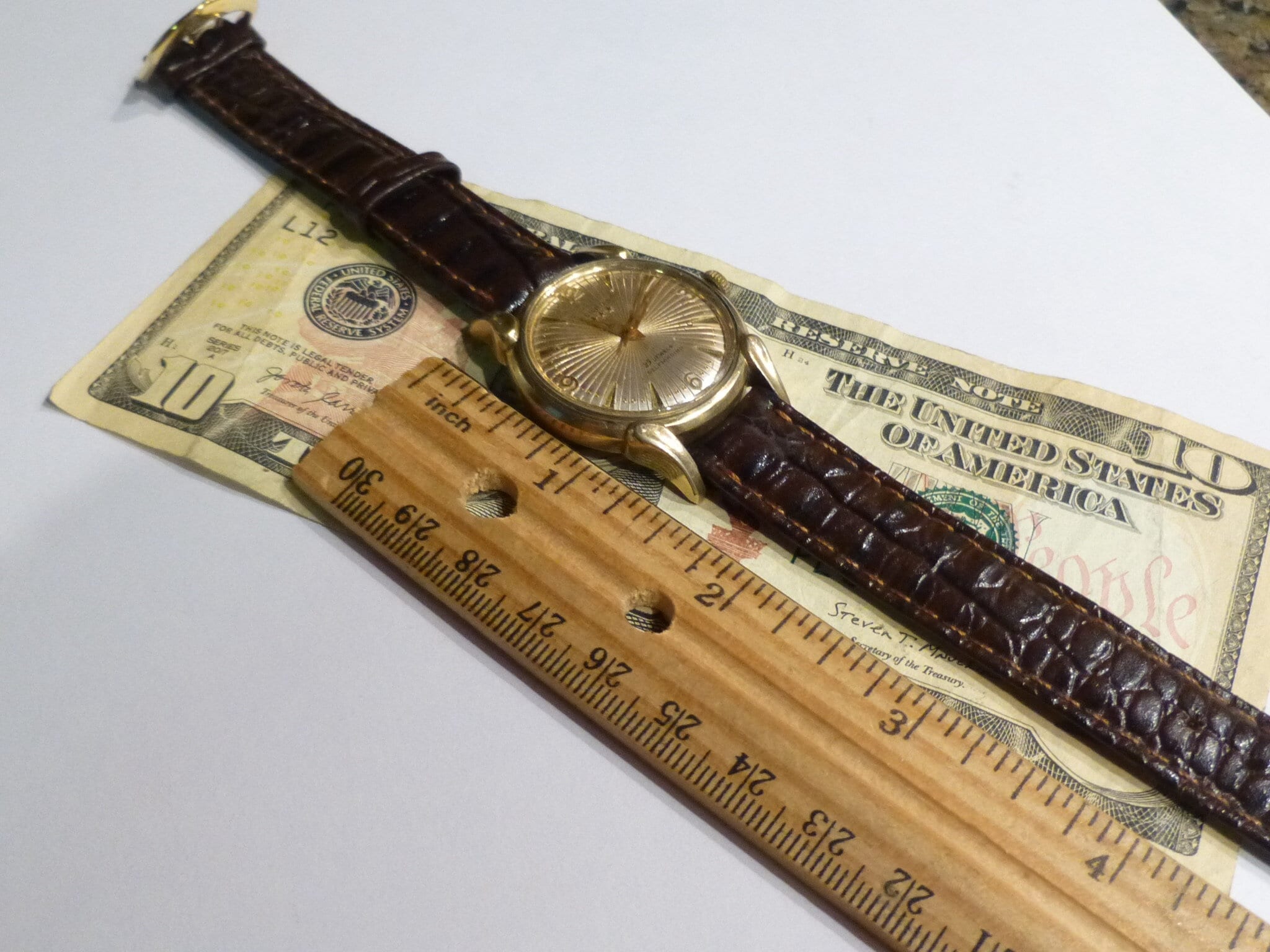 Wristwacthes Armbanduhren アンティーク洋書 Amazon.com: Avaner Vintage Leather Watches, Retro Punk Cuff