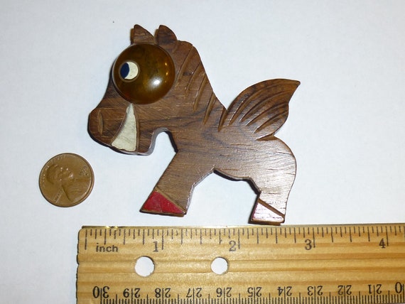 Vintage Bakelite & Wood Horse Brooch.  Charming W… - image 3