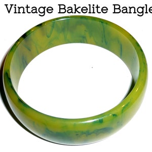 Vintage Bakelite  Bangle. 3/4 Inch Wide. Light Green Swirled with Yellow. Circa 1940s. Tested, Guaranteed.