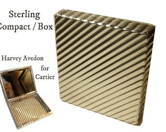 Cartier Silver. Harvey Avedon NY for Cartier. Sterling Silver Compact or Mirrored Box. Beautiful Vintage 1950s Ribbed Art Deco Design.