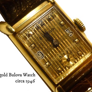 Vintage 14k Gold Bulova Mens Wrist Watch. Golden Curtain Dial. Runs / Manual Wind / 21 Jewel Movement. Unisex. Fancy Lugs. Circa 1946