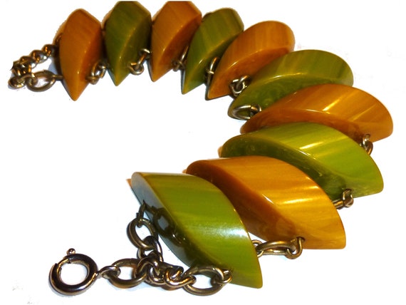 Vintage Bakelite Sliced Links Bracelet. Circa 194… - image 3