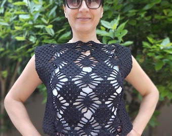 Top all'uncinetto boho - Camicetta corta nera fatta a mano, camicia estiva leggera, perfetta per abbigliamento da spiaggia, festival e outfit primaverili, camicetta fatta a mano