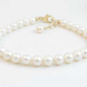 Ladies 6mm Real Pearl Bracelet w/ Gold-Filled Clasp, Minimal Classic Single Strand White Cream Freshwater Pearl Jewelry, Round Pearls