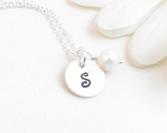 Collar con inicial pequeña de plata esterlina y perla auténtica, joyería personalizada para adolescentes o damas de honor, collar con piedra de nacimiento de junio.