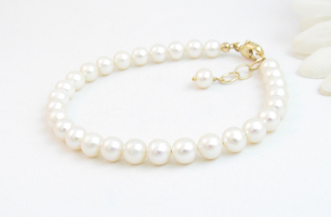 Purpose Pearl 6mm Gold Bracelet main image 1