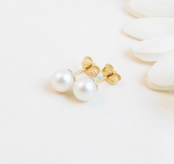 Steven Battelle Pearl Tsavorite 22K Gold Post Earrings For Sale at 1stDibs  | 22k gold pearl earrings
