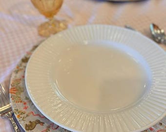 Plato base de conejito de Pascua hecho a mano: Decoración de mesa estilo granja primaveral con decoupage