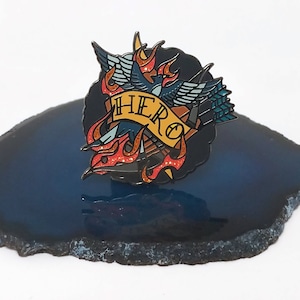 Enamel pin &quot;Hero of District 12&quot;