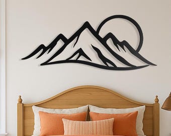 Quadro in metallo con alba in montagna, decorazione minimalista ispirata alla natura.