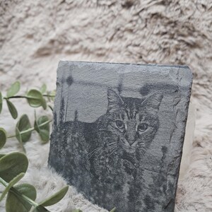 Personalisierte Schieferplatte mit Foto Gravur – Lasergraviertes Geschenk Hochzeit, Jubiläum, Geburtstag – Rund, Quadratisch, Herzform