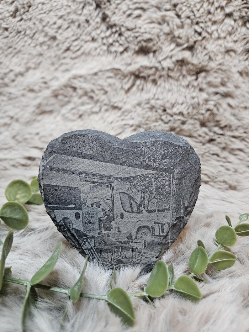 Personalisierte Schieferplatte mit Foto Gravur – Lasergraviertes Geschenk Hochzeit, Jubiläum, Geburtstag – Rund, Quadratisch, Herzform