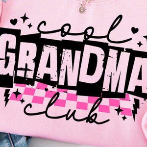 Club de Abuelas Geniales PNG, Sublimación de Abuela Rockera, Gráfico de Rayo Rosa a Cuadros, Descarga Digital de Camiseta de Abuela Atrevida