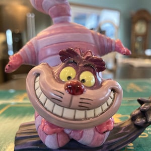 Disney WDCC Cheshire Cat from &quot;Alice in Wonderland&quot; (1994) - Original Box - 1994 Membership Sculpture - 4.5&quot; Tall.