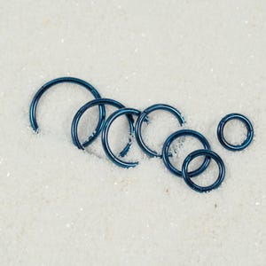 20G 18G 16G Blue Clicker Hoop Nose Ring Titanium Seamless Hinged Segment Cartilage Hoop Septum Piercing Cartilage Hoop Helix Conch