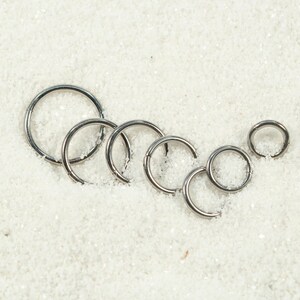 20G 18G 16G Silver Clicker Hoop Nose Ring Titanium Seamless Hinged Segment Cartilage Hoop Septum Piercing Cartilage Hoop Helix Conch