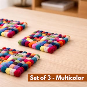 Set van 3 veelkleurige onderzetters van wol – handgemaakte vilten kussentjes, milieuvriendelijk keukendecor