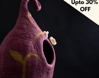 Lila blommig filtkattgrotta – ullbädd för husdjur, mysigt hantverkstillverkat i Nepal