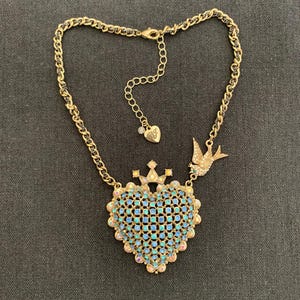 Betsey Johnson Blue rhinestone Heart with bird Pendant Necklace NWOT