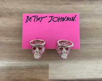 Orecchini a forma di teschio con strass rosa di Betsey Johnson, regalo di gioielli per Halloween