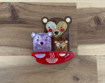 Erstwilder Reluctant Hosts Brooch bear animal Pin NWOT all item prices include US tariffs