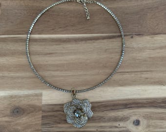 Vintage Strass Blume Anhänger Halsband Choker Halskette Schmuck NWOT