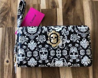 Betsey Johnson metal sugar skull sign wallet wristlet bag purse gift NWT all item prices include US tariffs