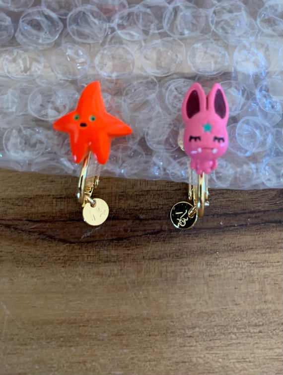 Les Néréides N2 Enamel Star With Evil Bunny Rabbit Clip on