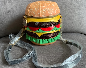 Betsey Johnson Kitsch Nice Buns cheeseburger hamburger Crossbody bag purse NWOT all prices include US tariffs