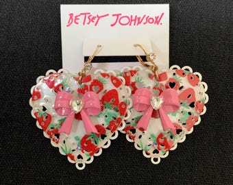 Betsey Johnson strawberry pattern lucite heart earrings jewelry gift