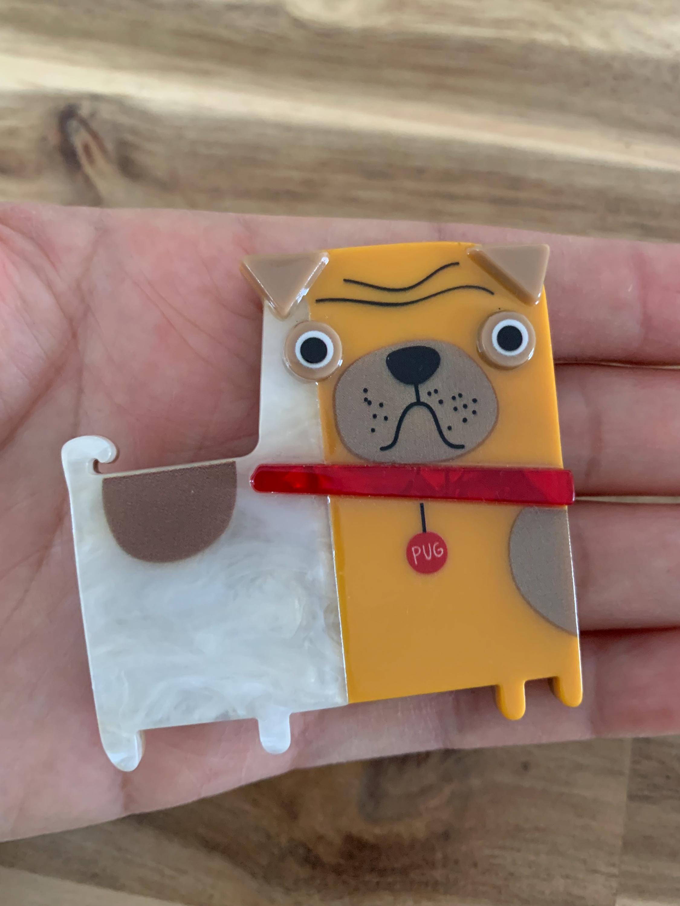 エルストヴィルダー パグ勲章ブローチ 犬ピン NWOT - Etsy 日本