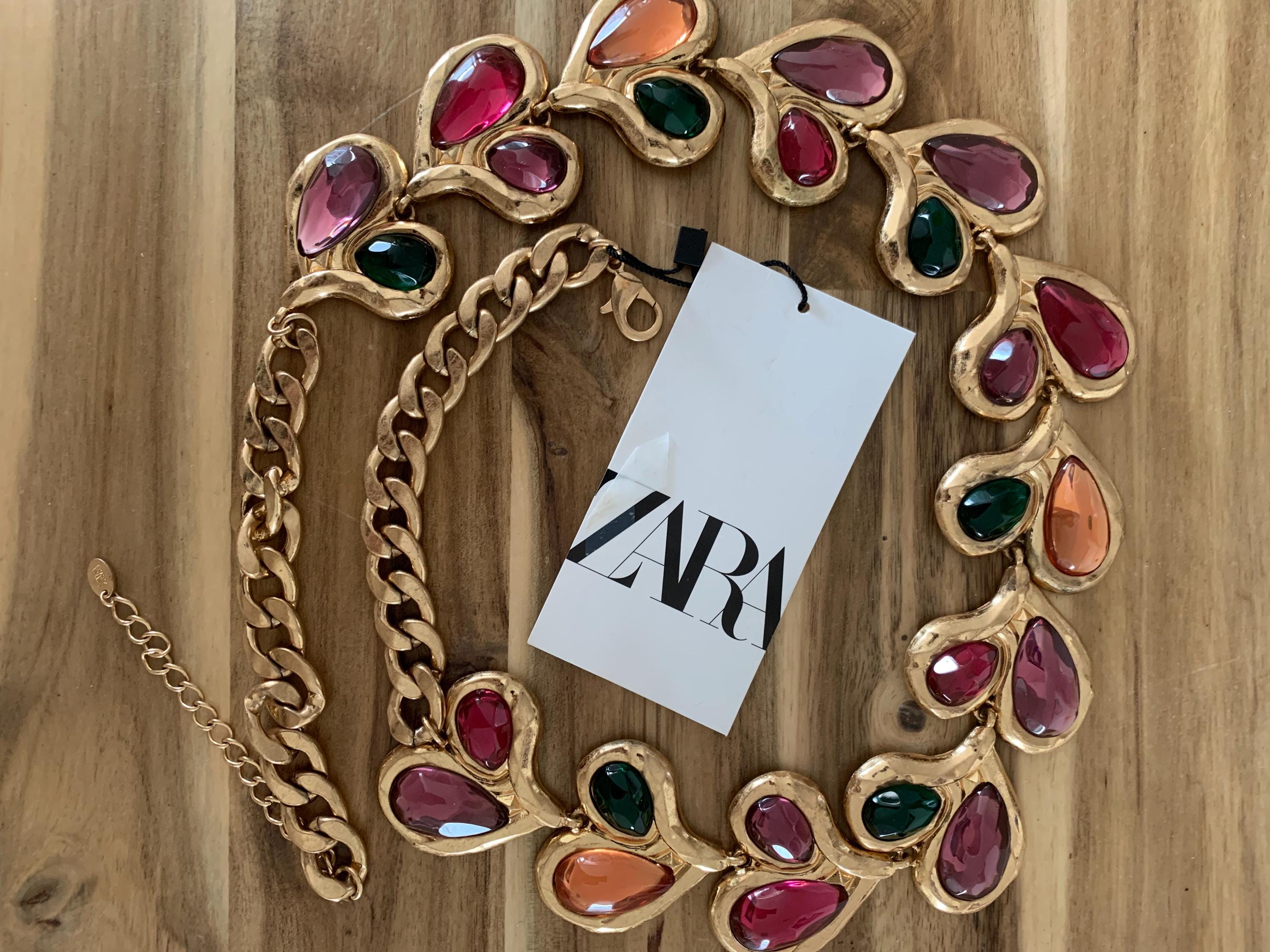 NWOT. Zara Golden Metal piece belt with different charm pendants. METAL CHARM BELT - Golden | ZARA Australia main image 2