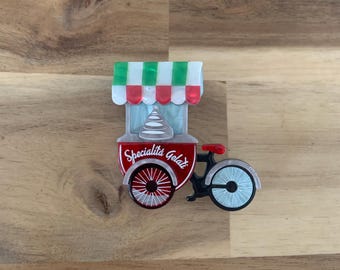 Erstwilder Curious Custard brooch cat Strawberry Shortcake Pin NWOT all item prices include US tariffs