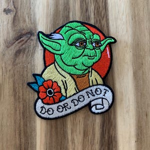 Loungefly Star Wars Yoda Broderad Stryklapp Alla varor i priser inkluderar amerikanska tullar