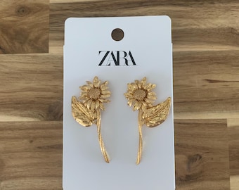 Zara goldene Blume Ohrringe Schmuck Geschenk NEU mit Etikett Alle Artikelpreise enthalten US-Zölle