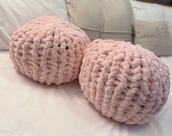 Handmade Light Pink Chunky Knit Throw Pillow - Cozy and Stylish Home Decor