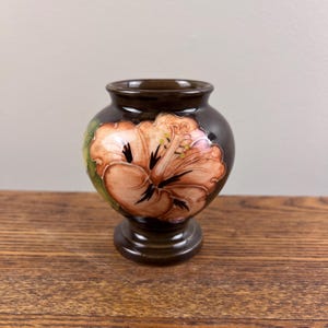 1960&#39;s Moorcroft Hibiscus vase (2)