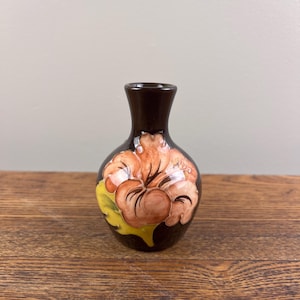 1960&#39;s Moorcroft Hibiscus vase (1)