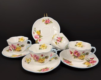Shelley Fine Bone China “Begonia” PatternSet of 4 Tea Cups & Saucers, England c.1945–1966