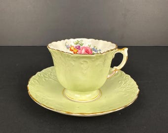 Taza de té y platillo vintage Aynsley verde musgo sin daños
