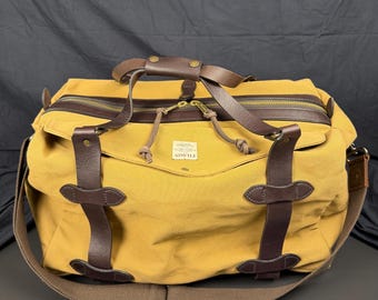 Filson Medium Rugged Twill Duffle Bag - Tan (Made in USA)
