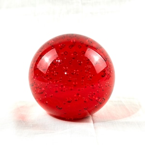 Beautiful Hand-Blown 1970&#39;s Scarlet Red Art Glass Paperweight with Suspended Controlled Bubbles 3.5” Diameter