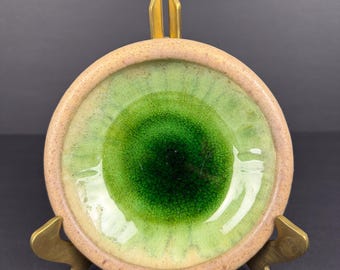 Grueby Pottery Bowl Circa 1900 14 cm Wide 3.5 cm High