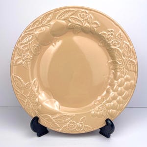 1992&#39;s (Set of 4) Fruit Promenade Peach Plates by Savoir vivre